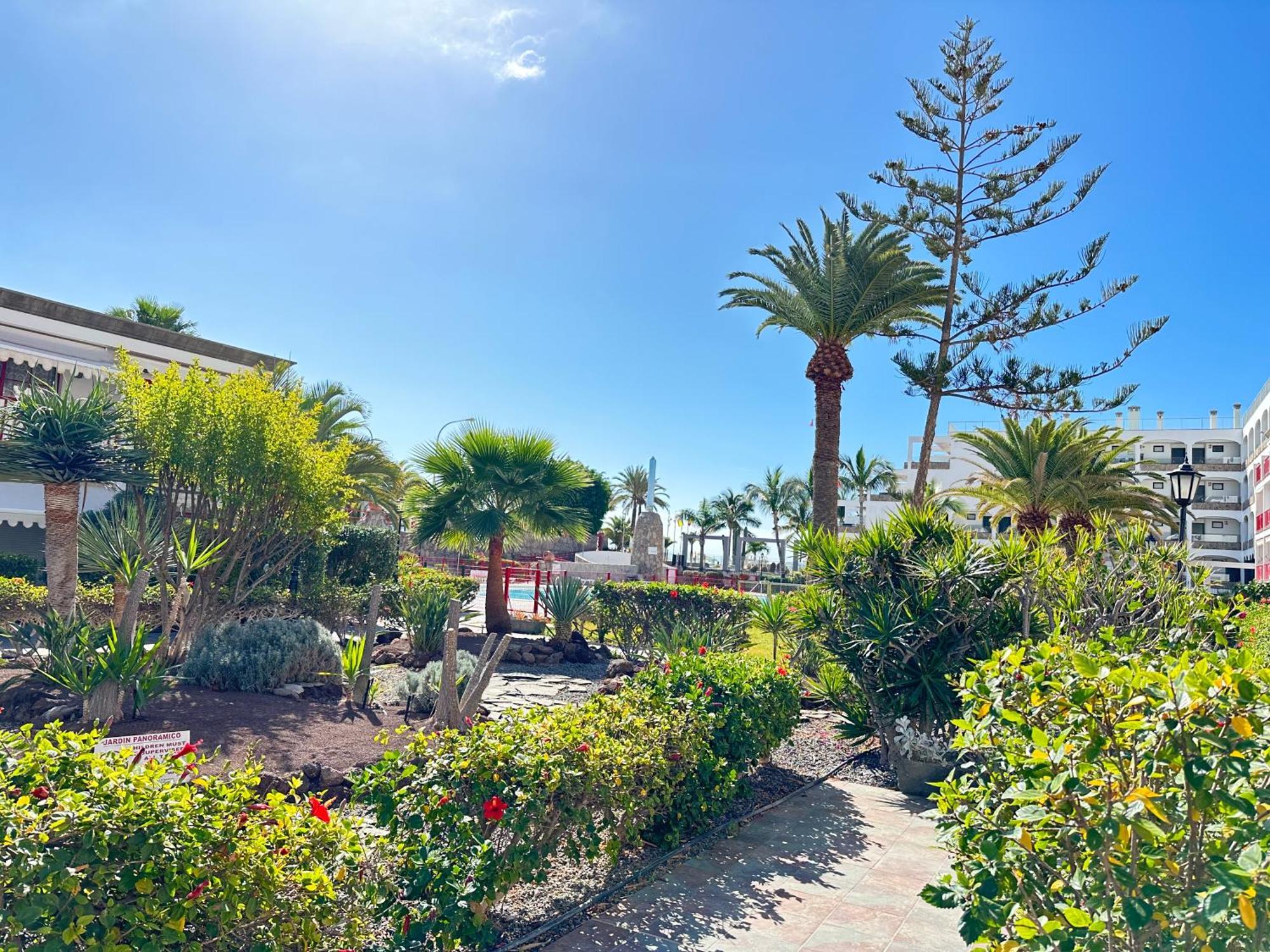 Playa Del Cura - Spacious Beachside Apartment Extérieur photo