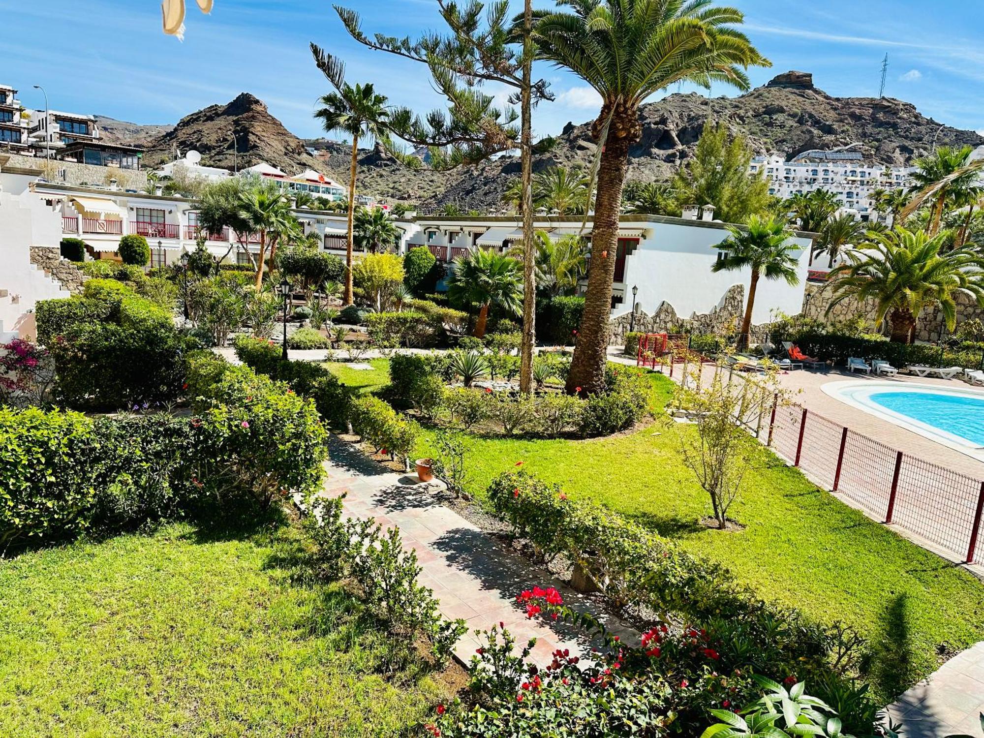 Playa Del Cura - Spacious Beachside Apartment Extérieur photo